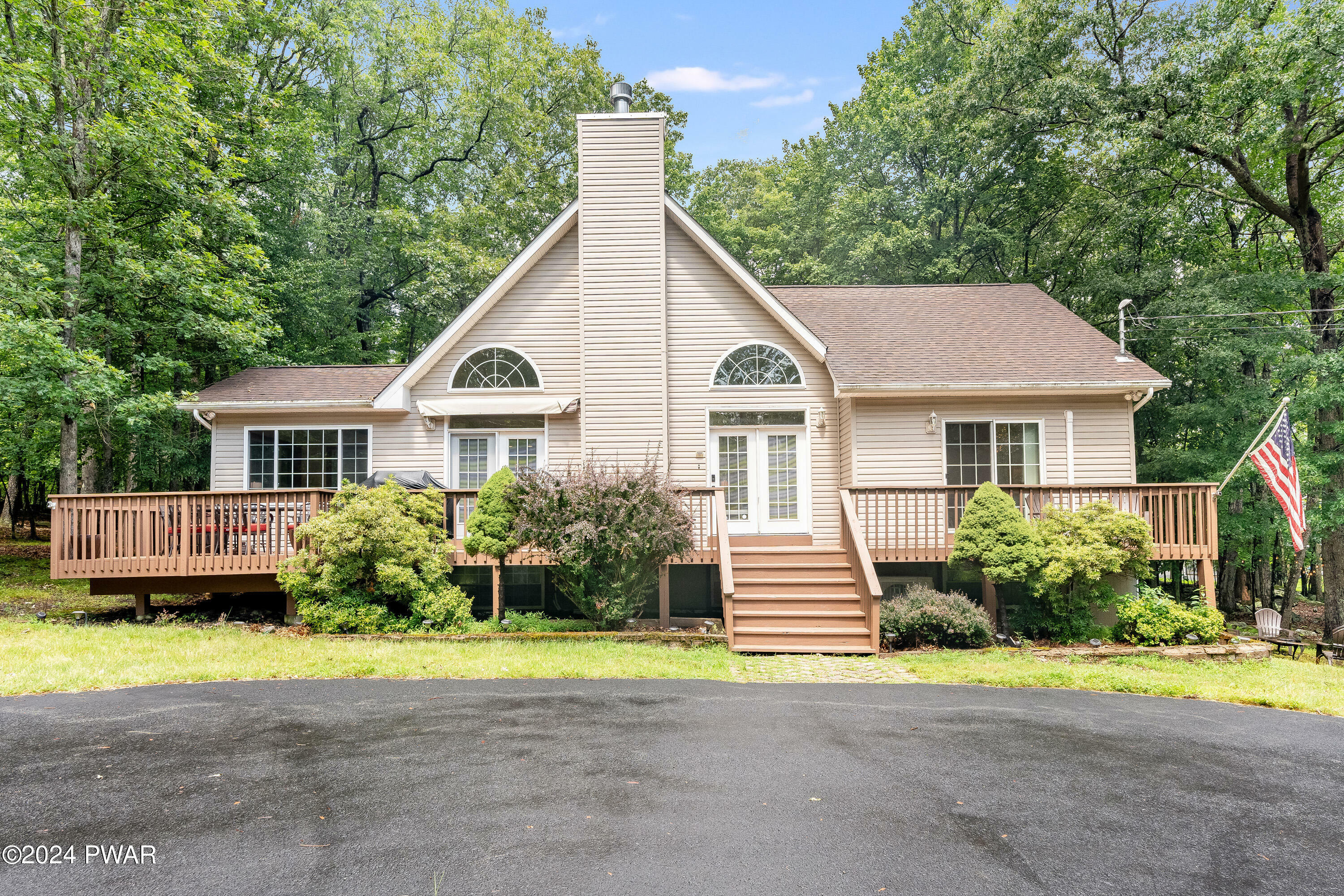 Property Photo:  111 Firelight Lane  PA 18435 