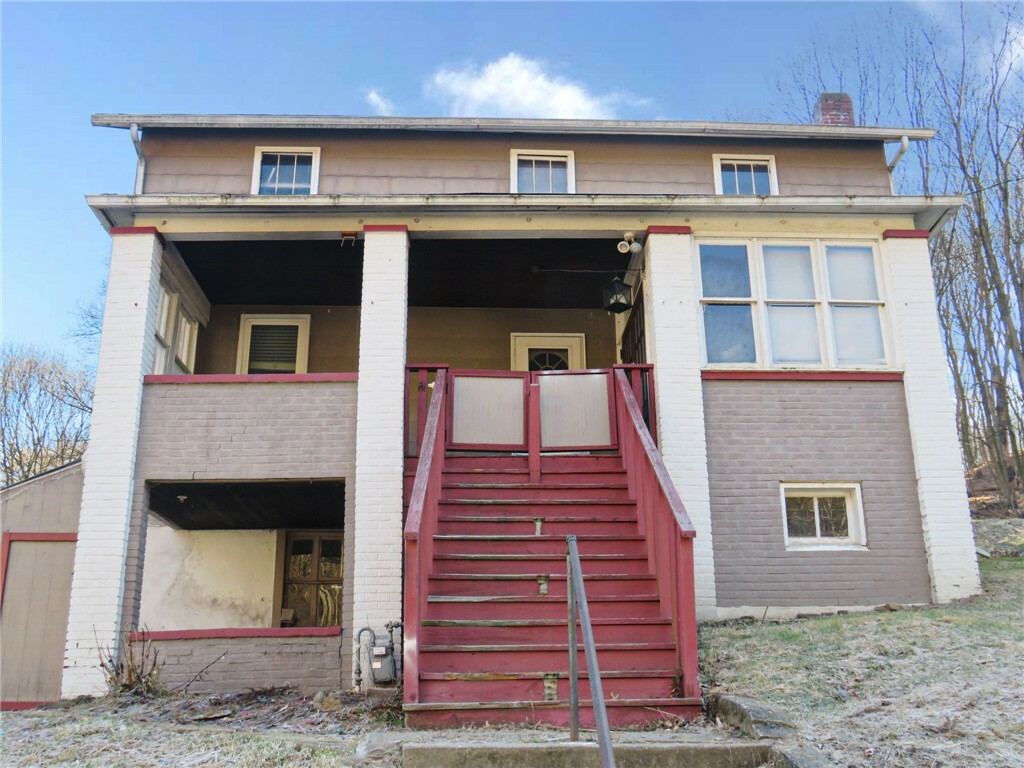 Property Photo:  490 Evergreen Rd  PA 15656 