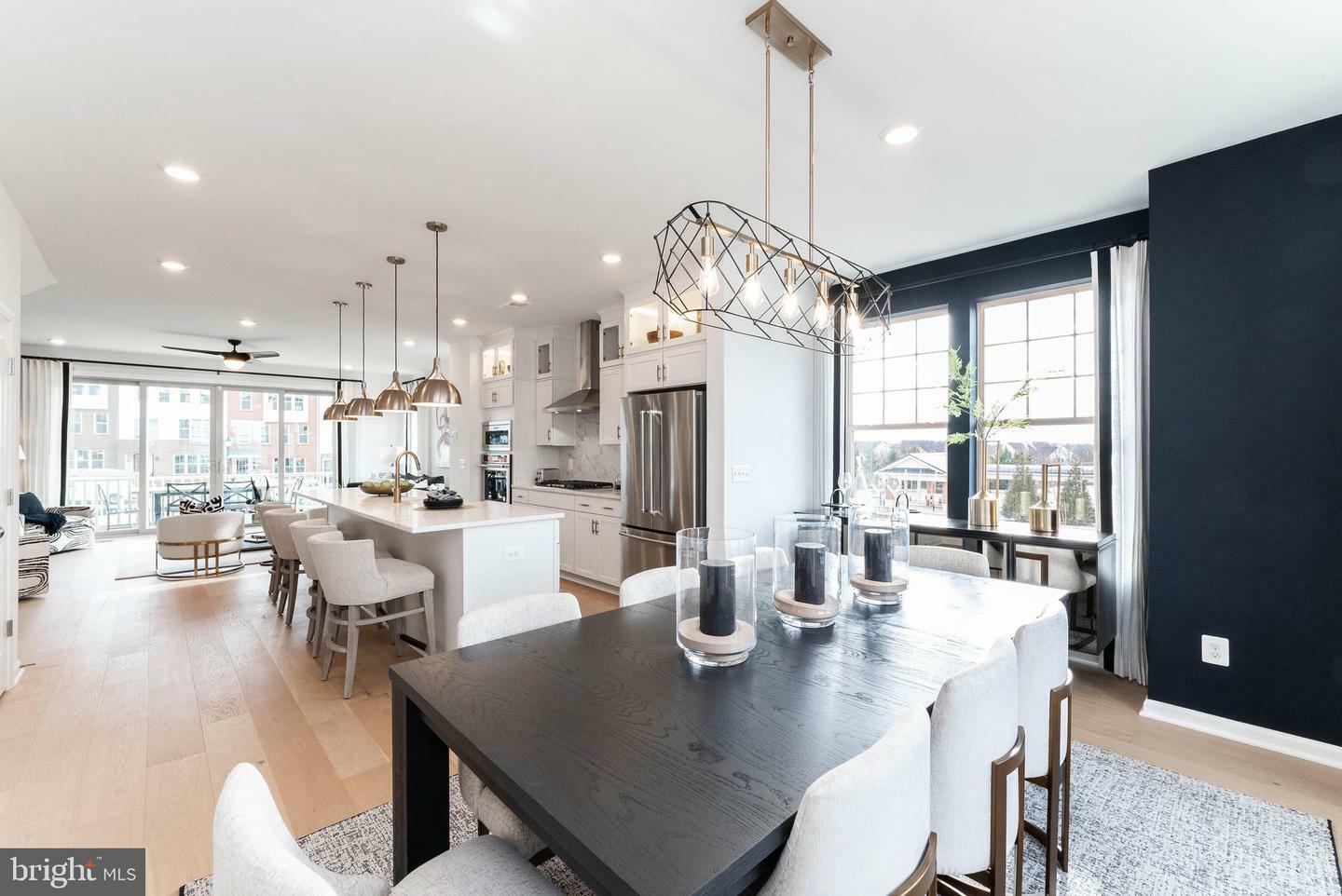 Property Photo: 824 Sawback Square NE VA 20176