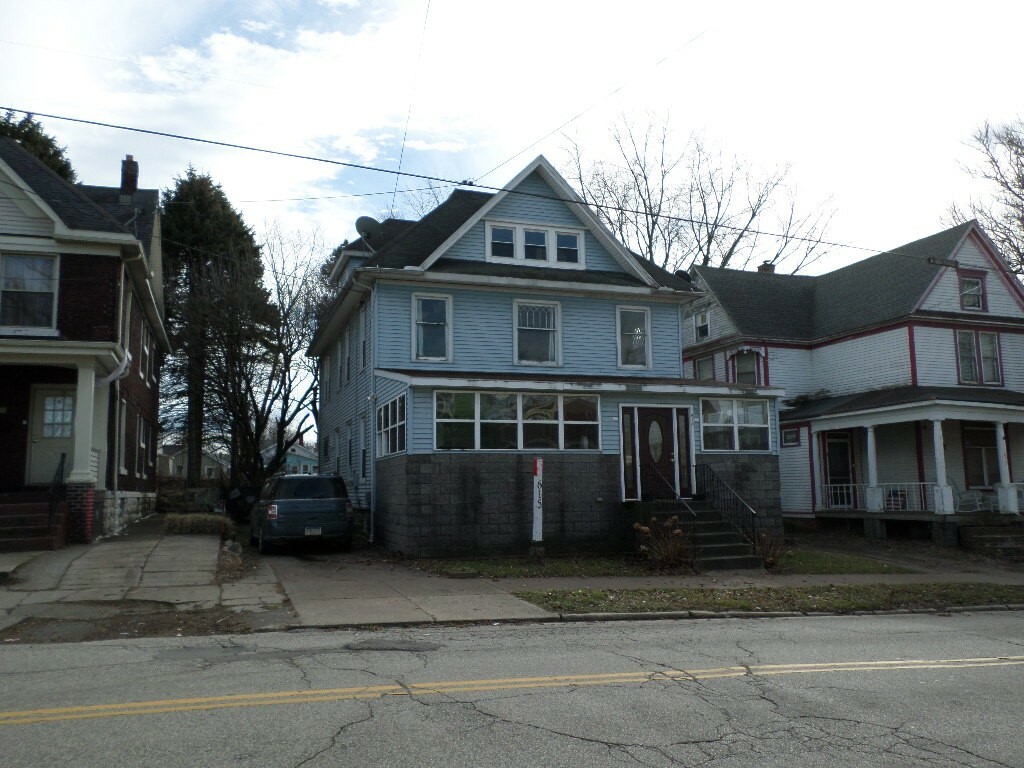 Property Photo:  615 W 4 Th Street  PA 16507 