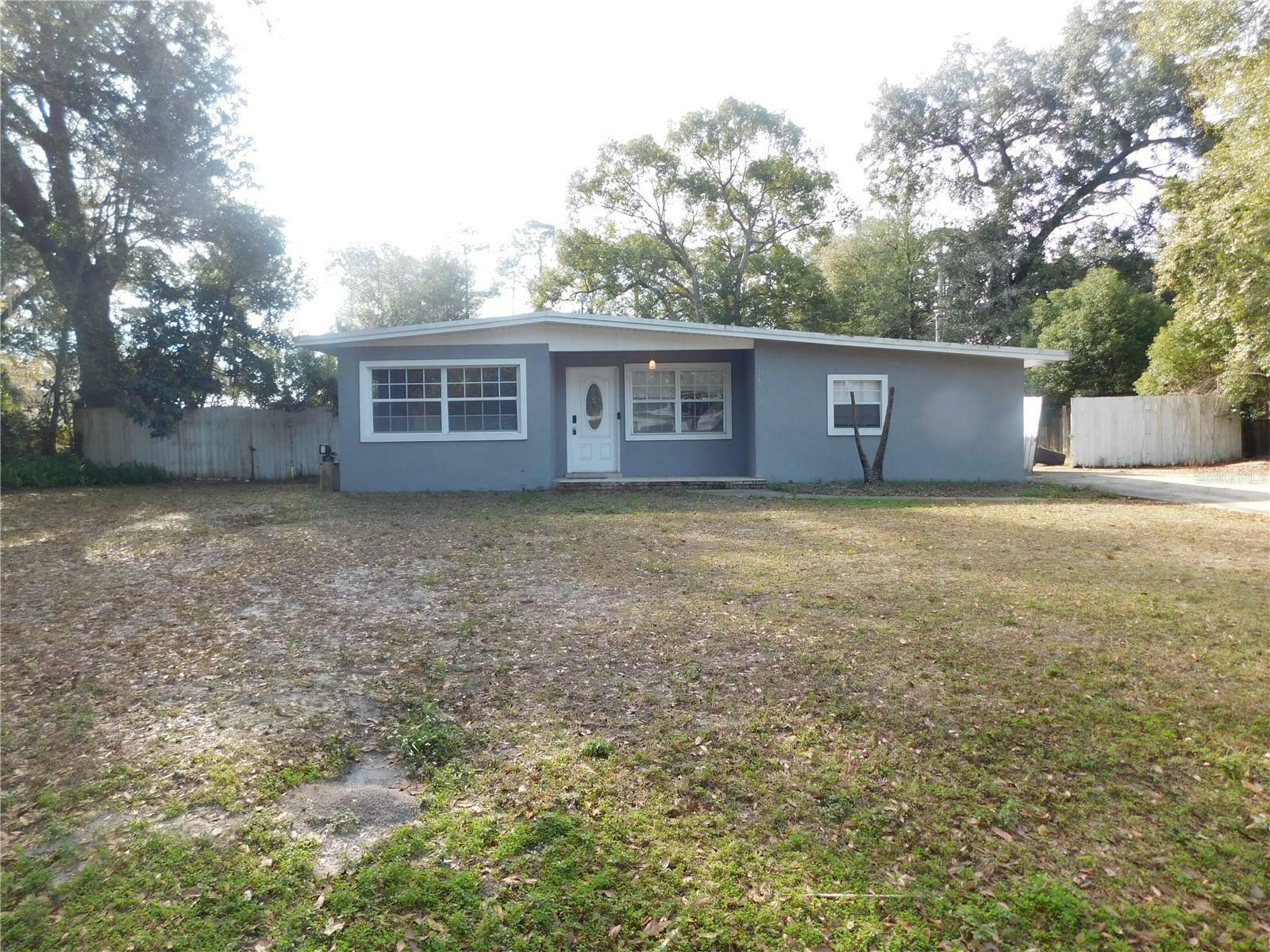 Property Photo:  1421 NE 17th Avenue  FL 32609 