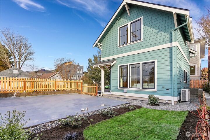 Property Photo:  17 Blaine Street 2  WA 98109 