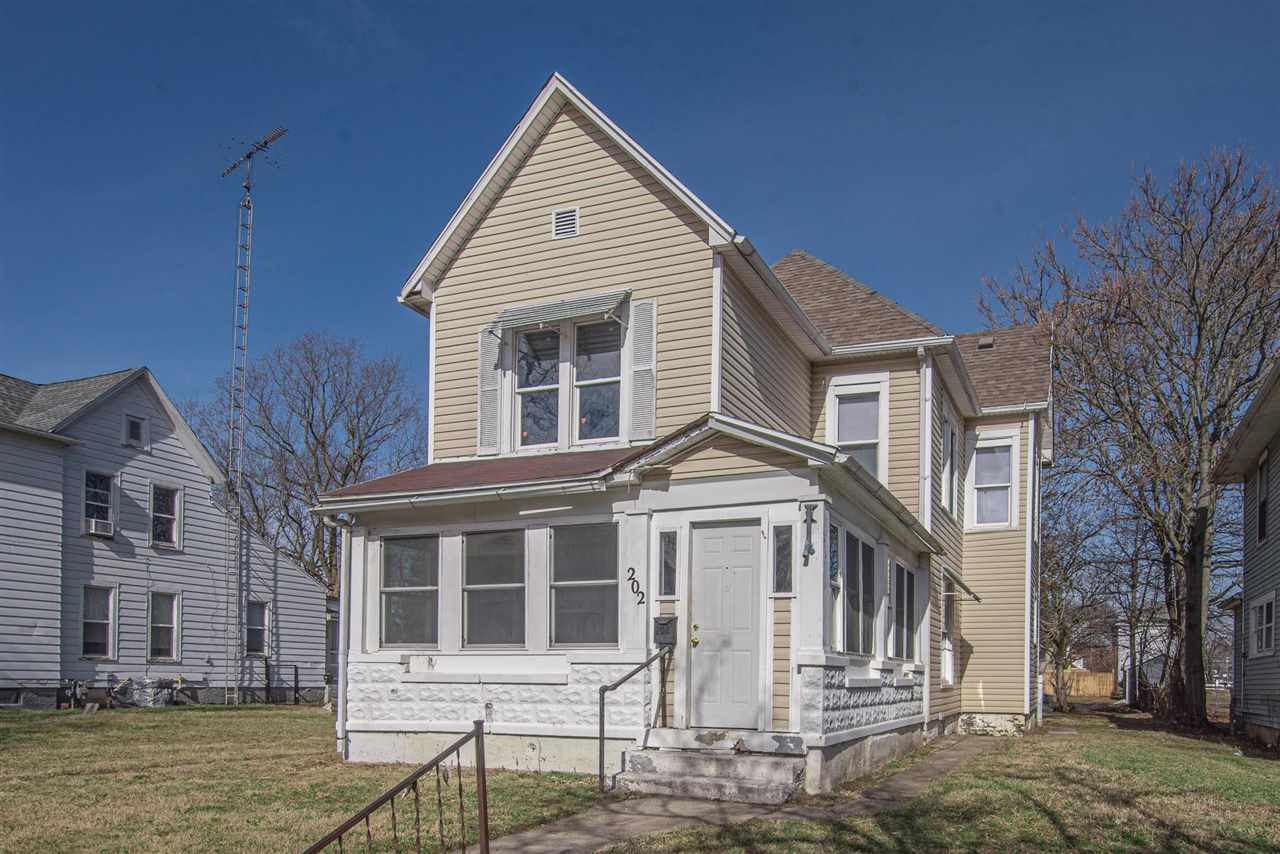 Property Photo:  202 Pearl Street  IN 47374 