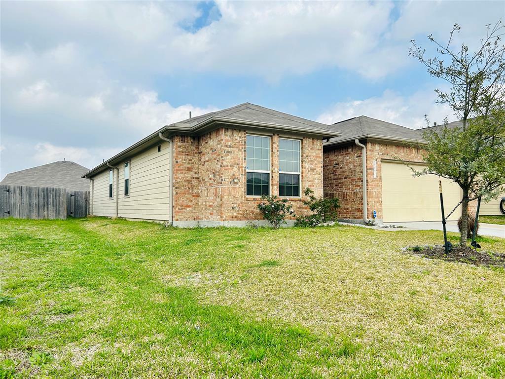 Property Photo: 13231 Vallentine Row Drive TX 77044