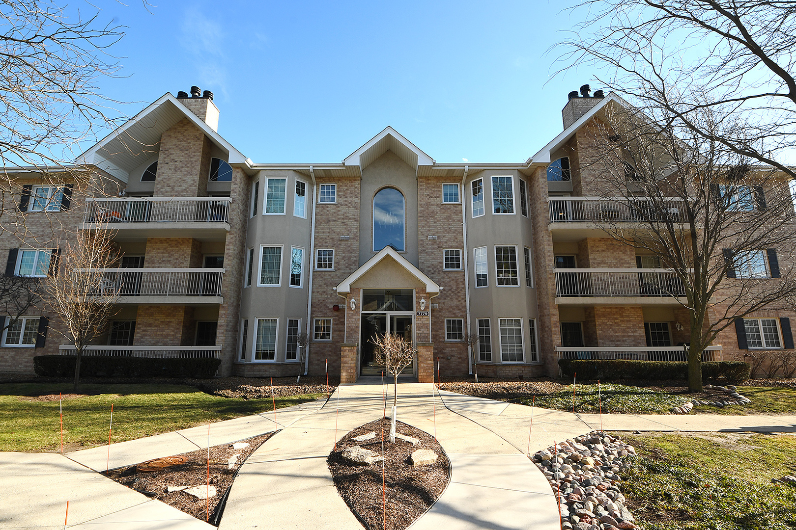 Property Photo: 7779 Bristol Park Drive 3se IL 60477