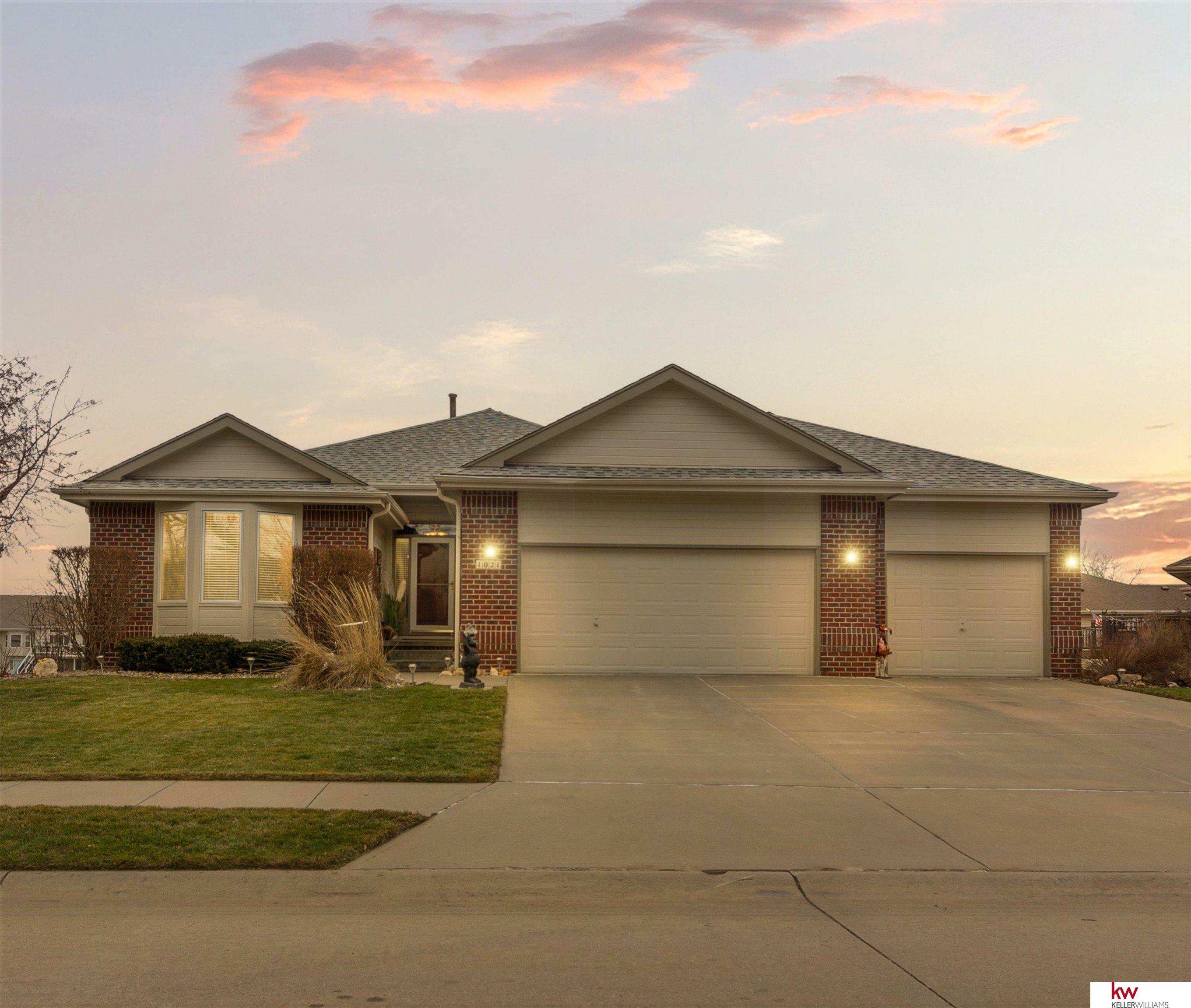 Property Photo:  1021 Shoal Drive  IA 51510 