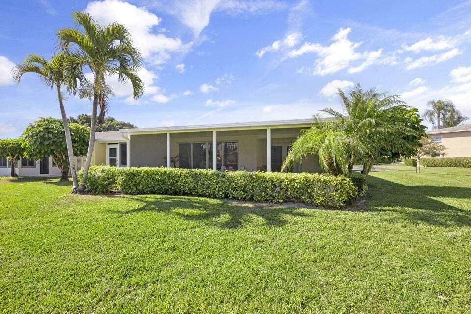 Property Photo:  1040 Silk Oak Terrace A  FL 33445 