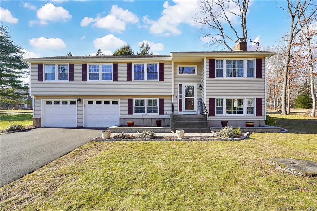 Property Photo: 15 Valley Forge Court CT 06489