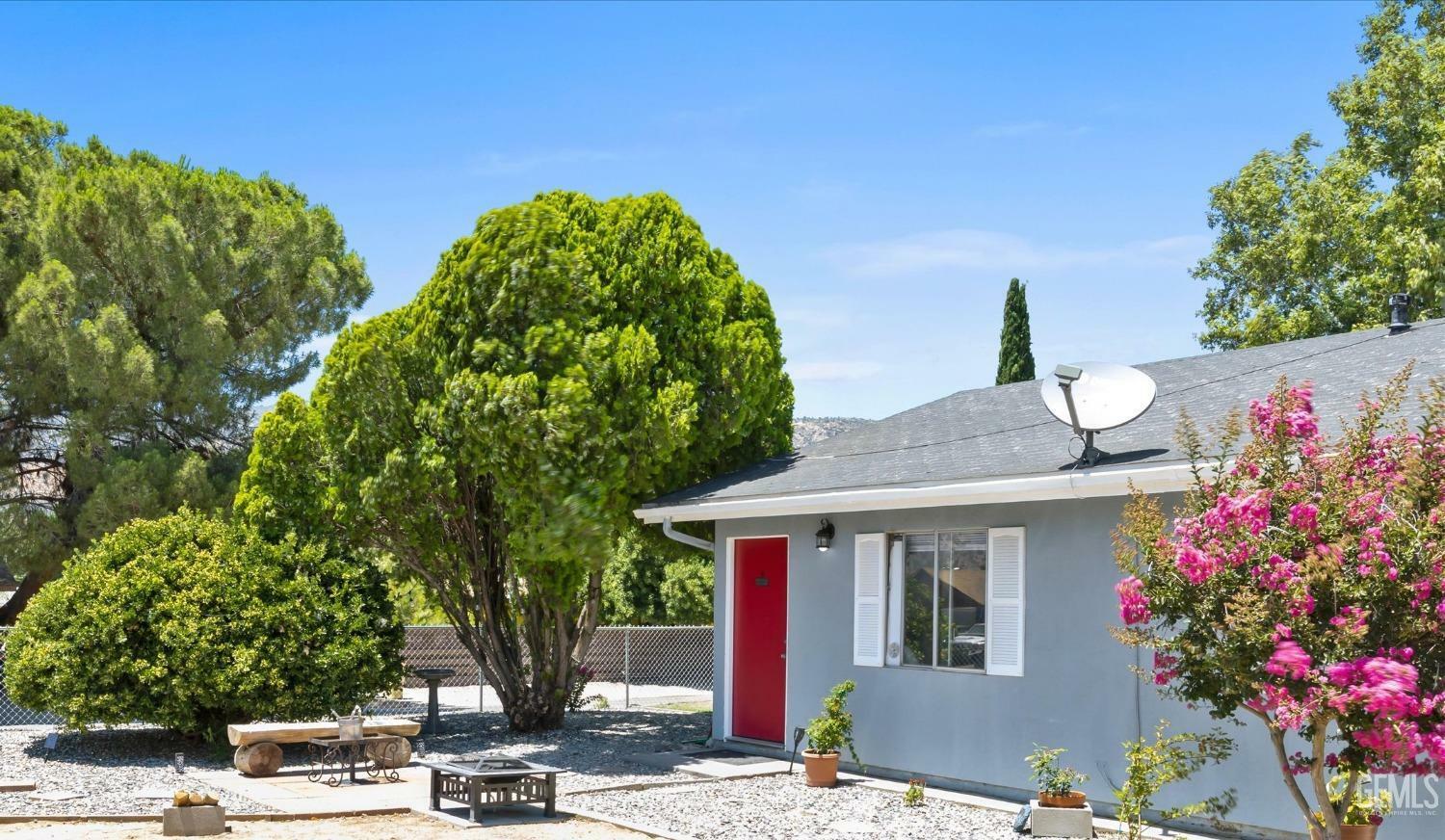 Property Photo:  2924 Claire Street  CA 93240 