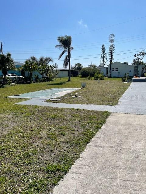 Property Photo:  310 Calle Liana  FL 34224 