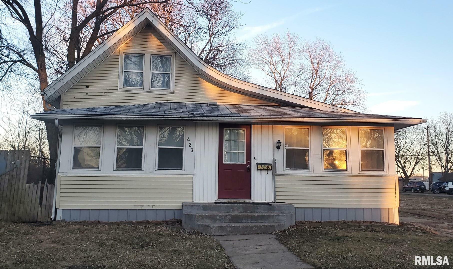 Property Photo:  423 S 2nd Avenue  IL 61520 