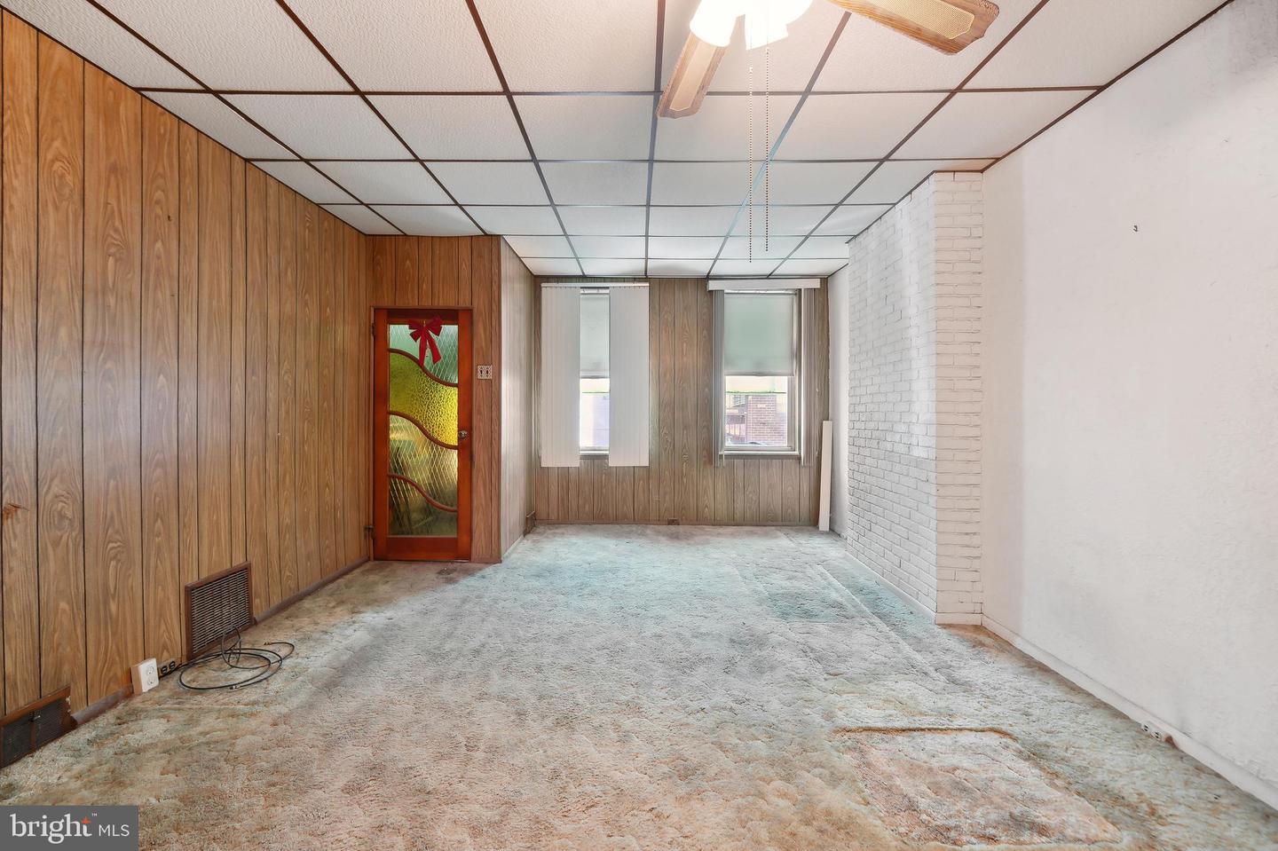 Property Photo:  1129 Tree Street  PA 19148 