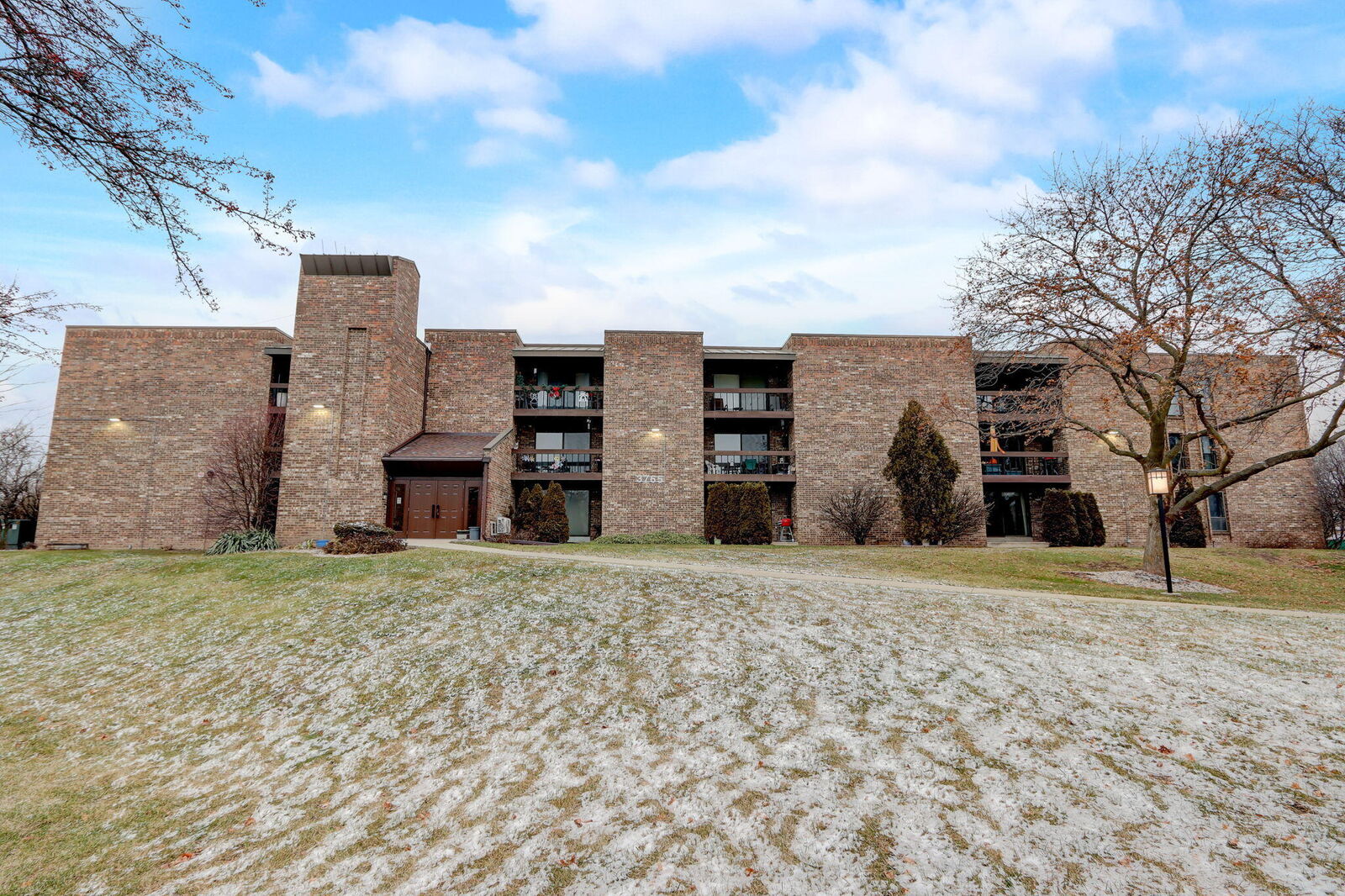 Property Photo:  3765 N 88th St  WI 53222 