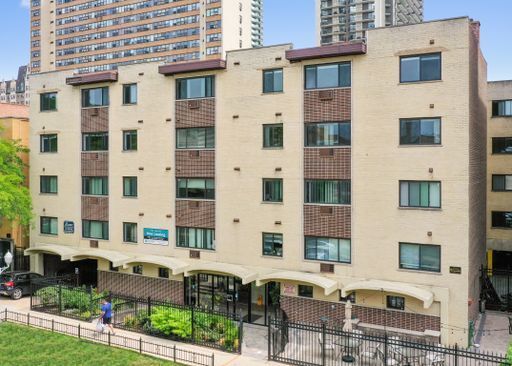 Property Photo: 6001 N Kenmore Avenue 510 IL 60660