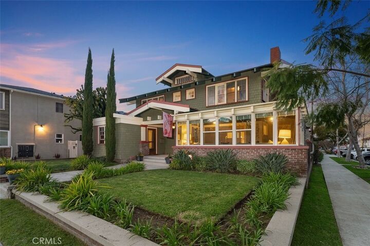 Property Photo:  1433 E 1st Street  CA 90802