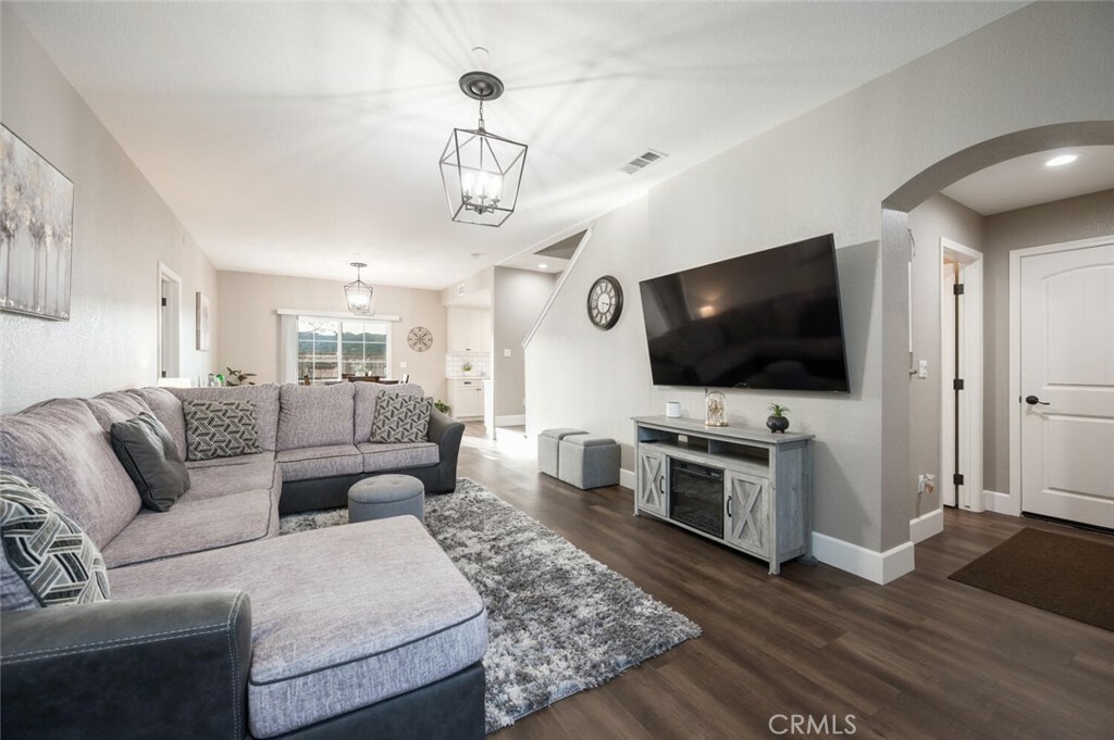 Property Photo:  1194 Galeria Circle  CA 93422 