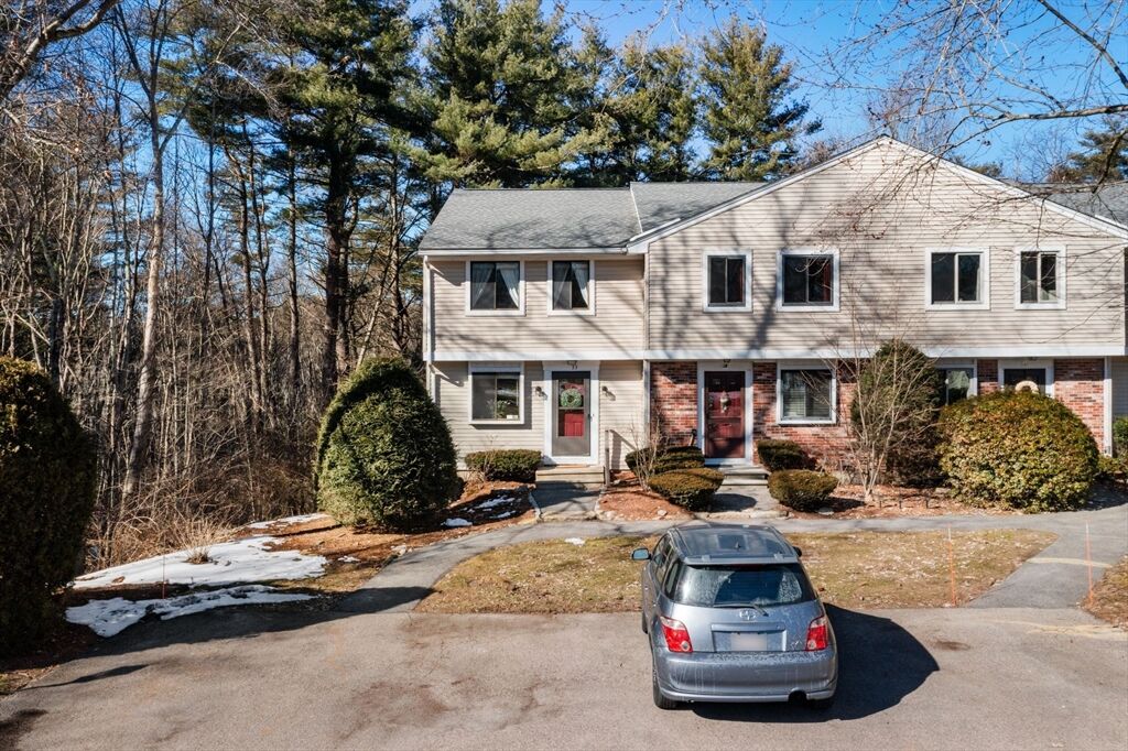 Property Photo:  33 Apple Tree Hill Rd 33  MA 01748 