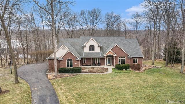 Property Photo: 2375 Canyon Ridge Drive MI 48383