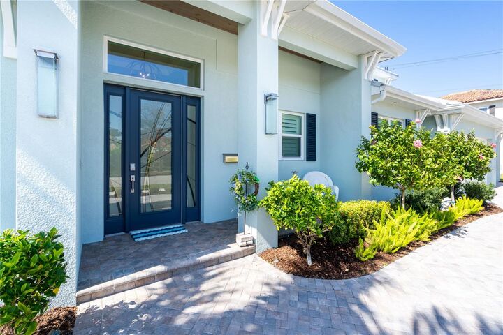 Property Photo:  230 Nassau Street S  FL 34285 