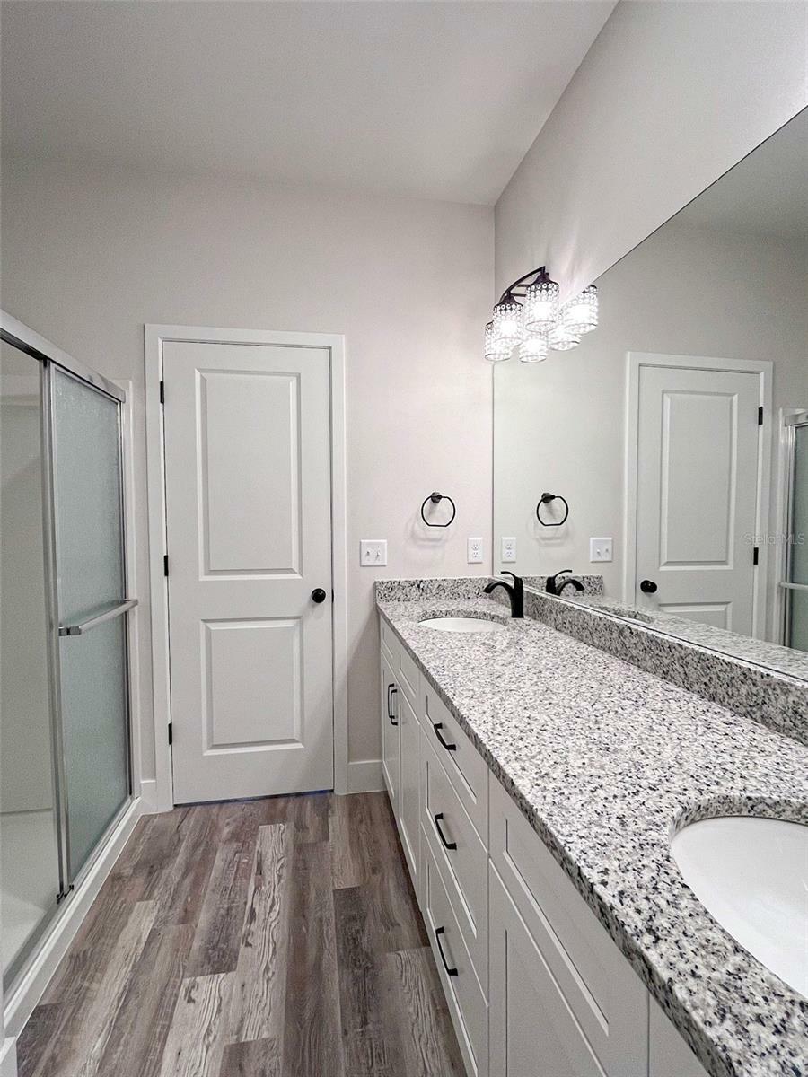 Property Photo: 233 SW 246 Way FL 32669