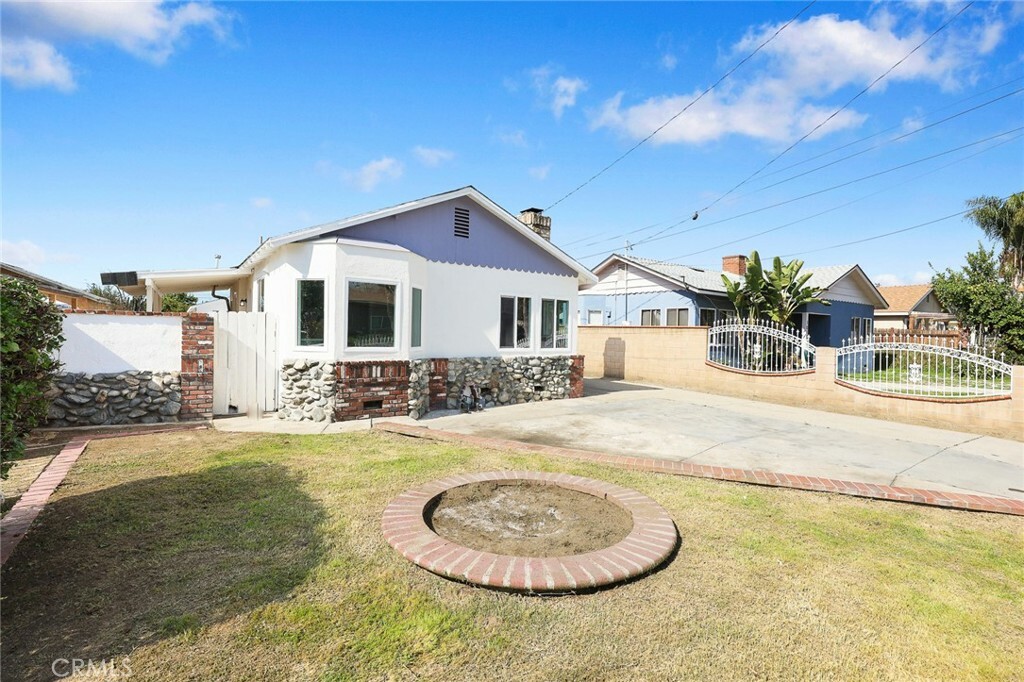 Property Photo:  1021 S Towne Avenue  CA 91766 