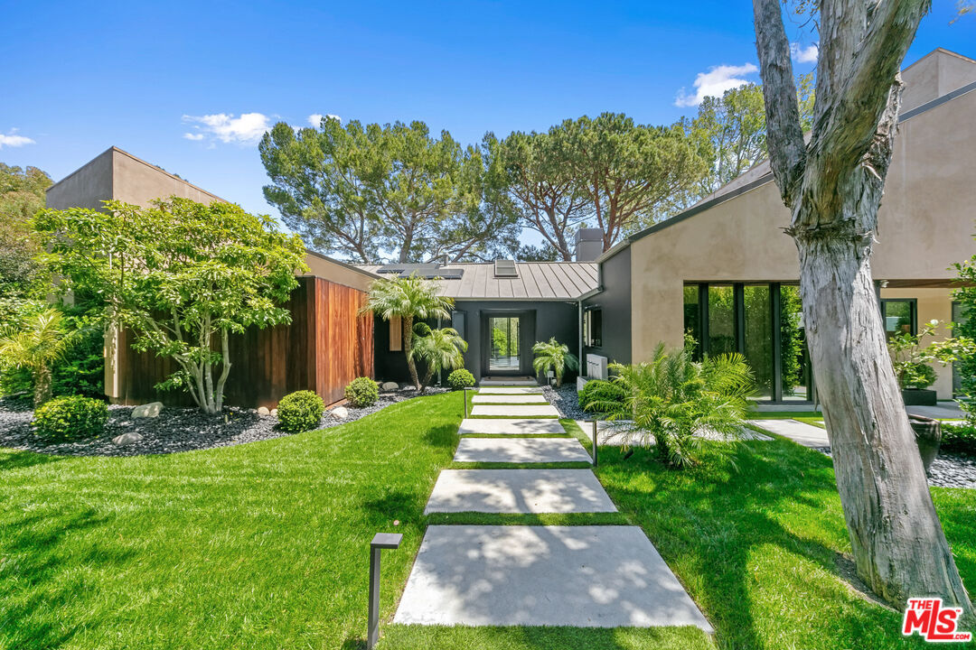 Property Photo: 6424 Sycamore Meadows Dr CA 90265