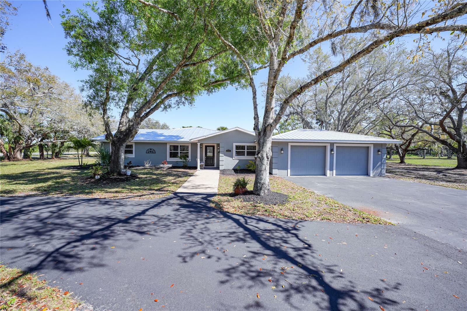 Property Photo:  896 N Havana Road A  FL 34292 