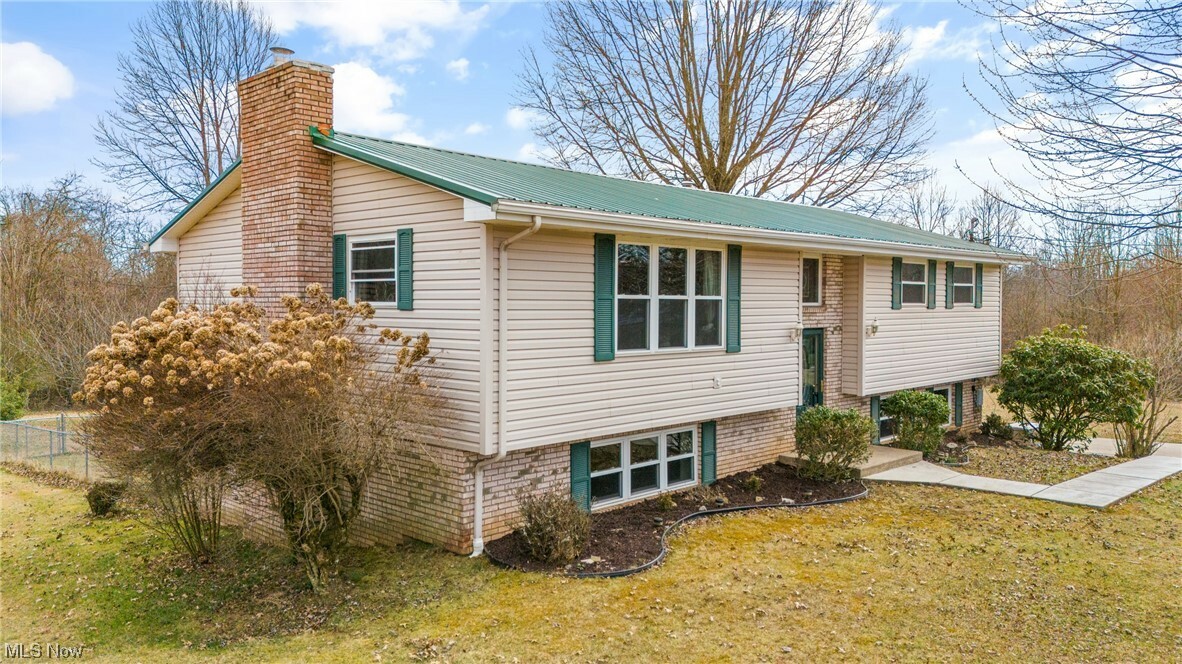 Property Photo:  129 Raymond Street  WV 26181 