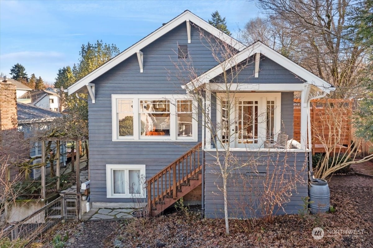 Property Photo:  522 28th Avenue  WA 98122 