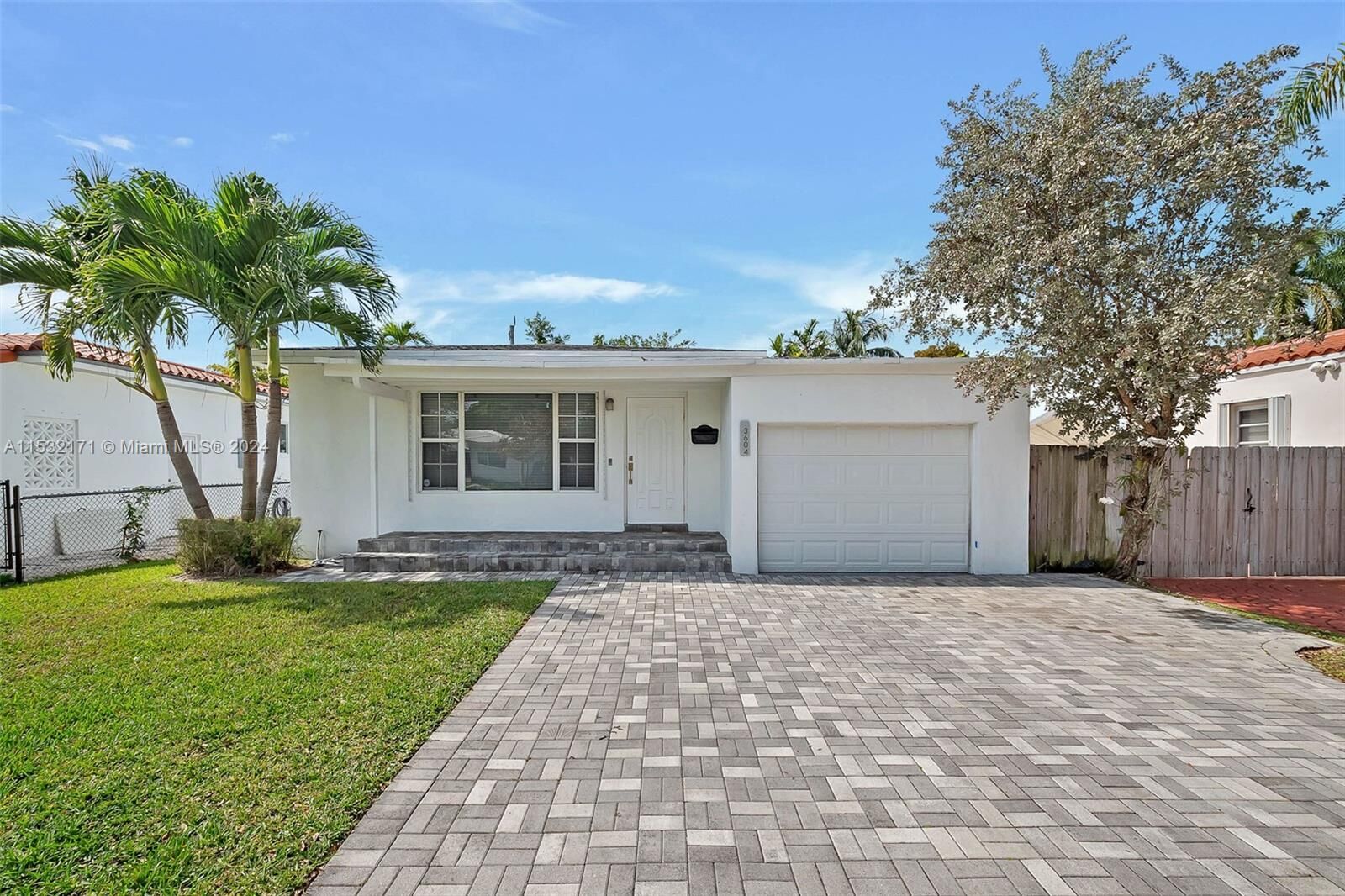 Property Photo: 3604 SW 60th Ave FL 33155