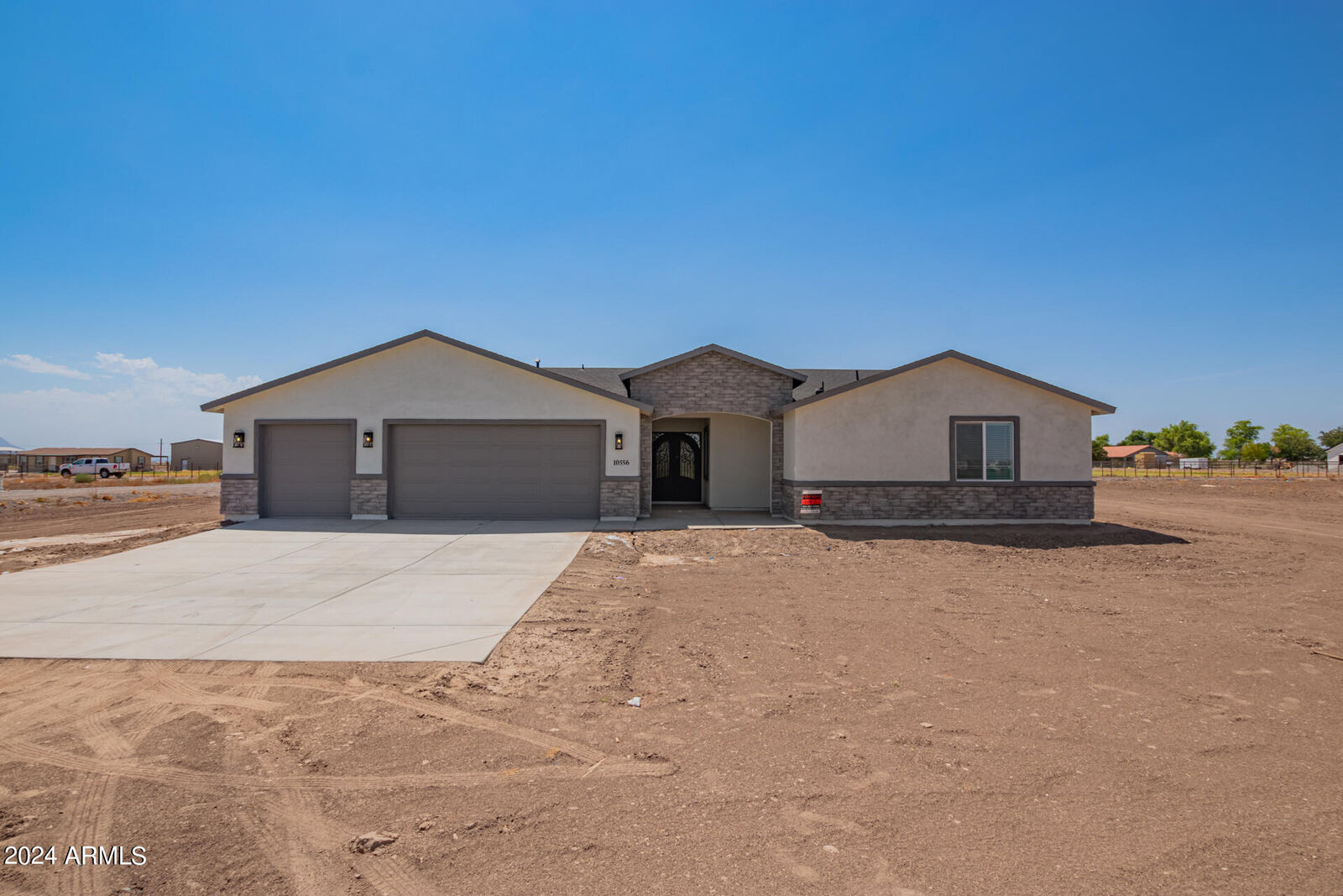 Property Photo: 10556 S 297th Avenue AZ 85343