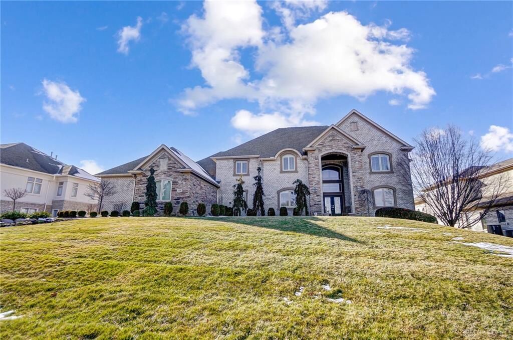 Property Photo:  199 S Signature Drive  OH 45385 