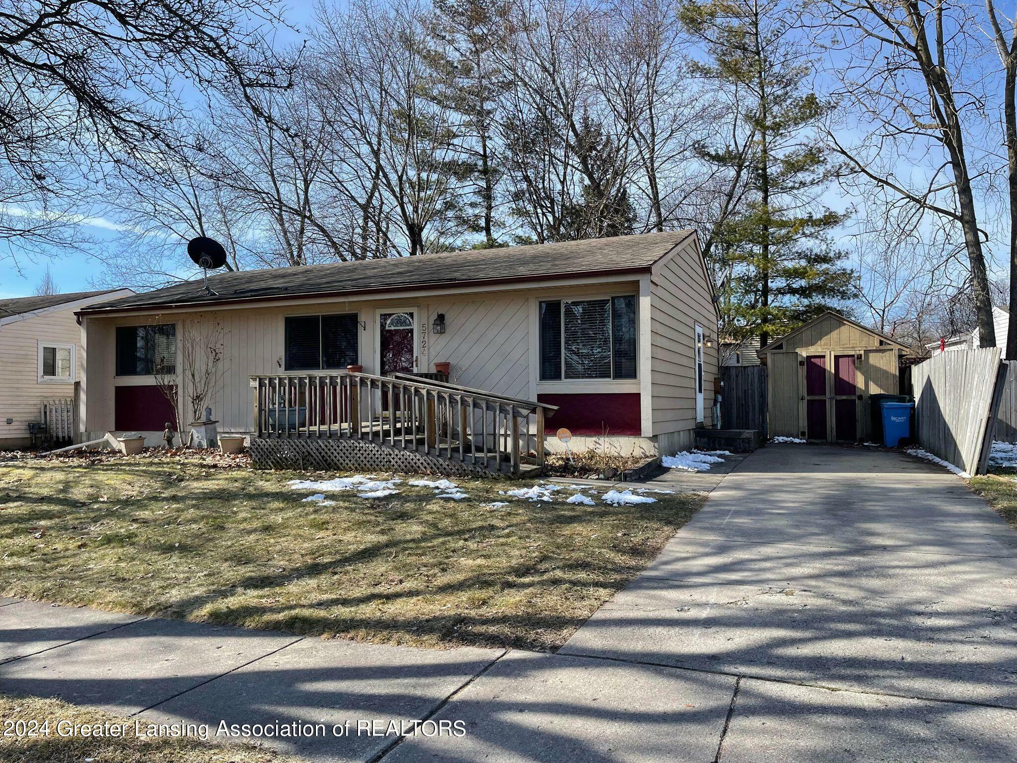 Property Photo:  5724 Annapolis Drive  MI 48911 