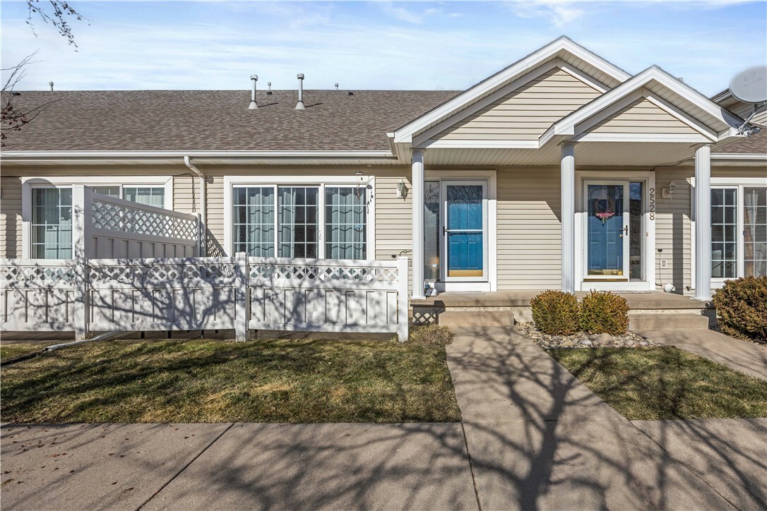 Property Photo:  2530 NW Heritage Avenue  IA 50023 