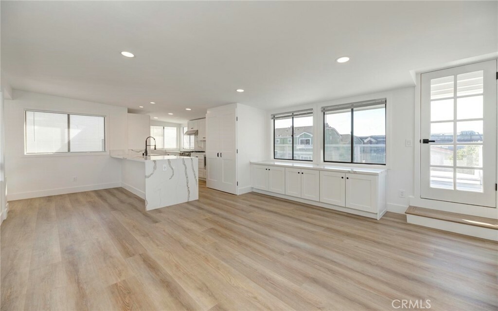 Property Photo:  1090 Loma Drive  CA 90254 