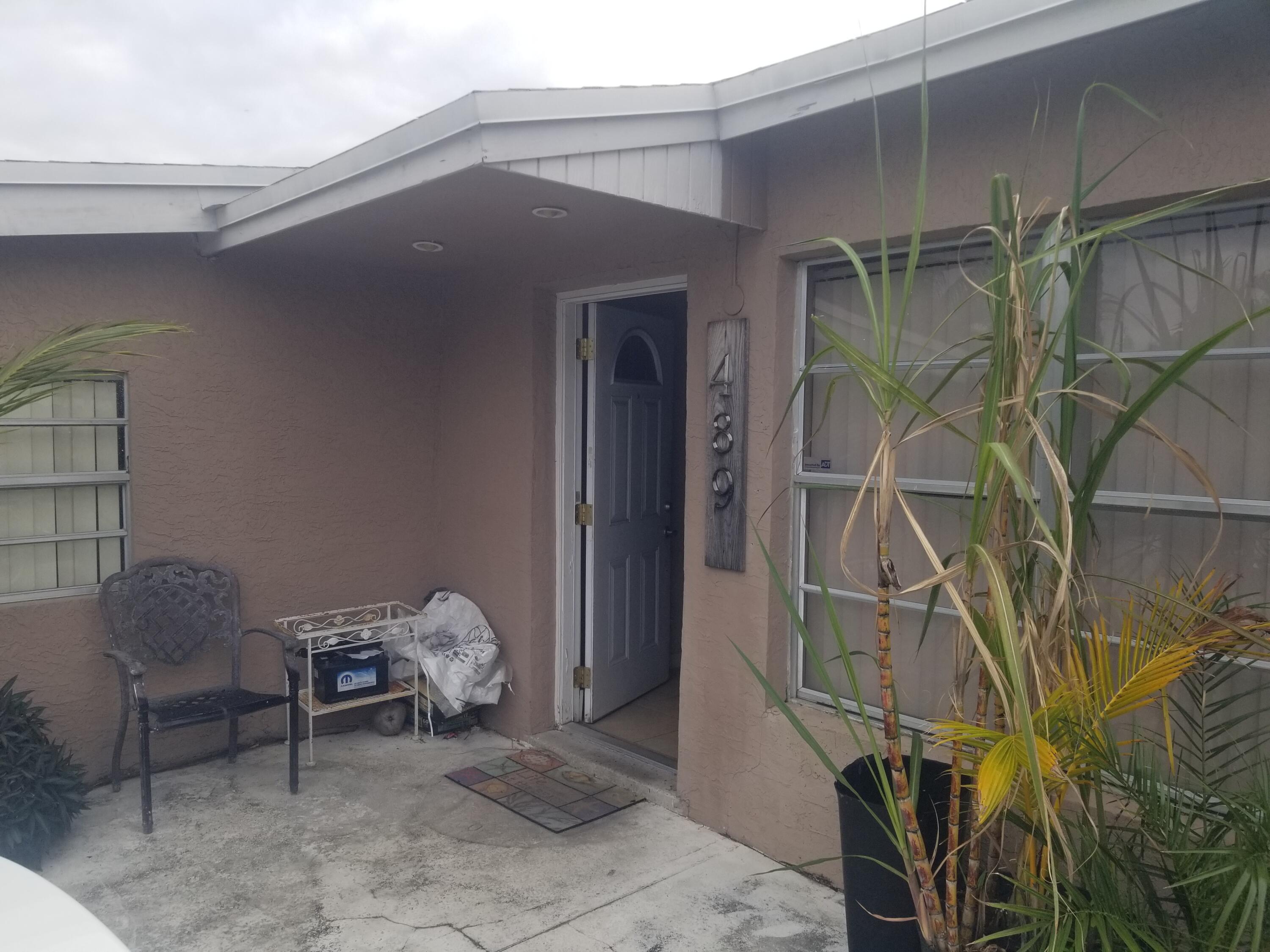Property Photo: 489 NW 2nd Way FL 33441