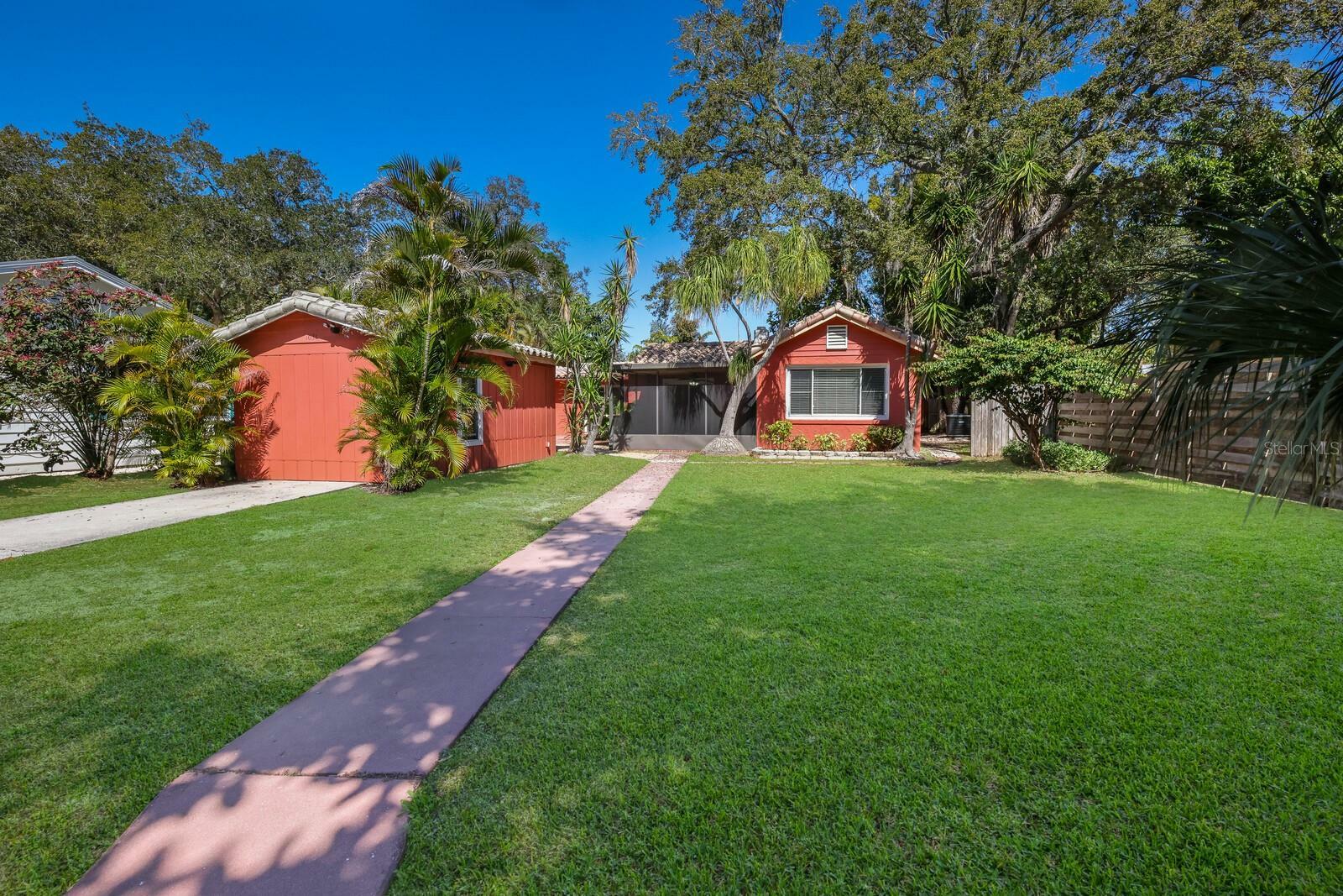 Property Photo:  1031 Indian Beach Drive  FL 34234 