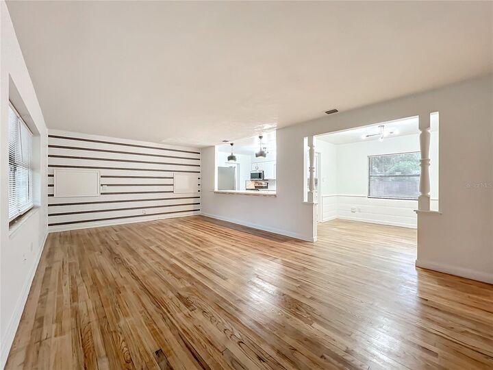 Property Photo:  531 N Dollins Avenue  FL 32805 