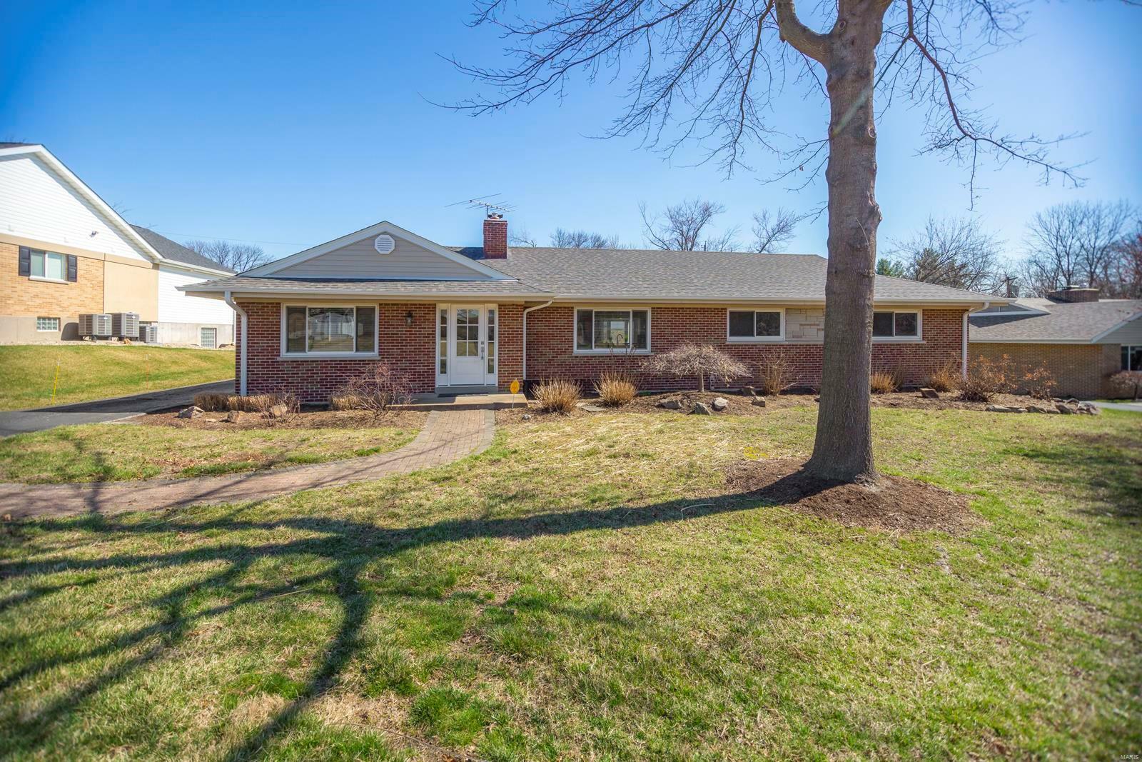 Property Photo:  718 Villa Place Court  MO 63132 