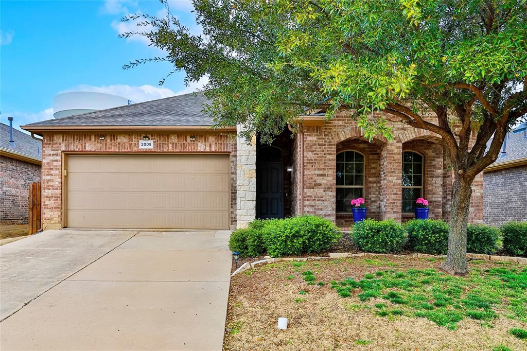 Property Photo:  2009 Laurel Forest Drive  TX 76177 
