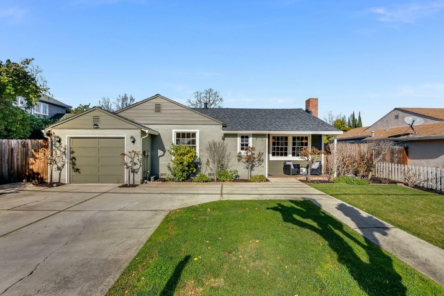 Property Photo: 710 Middle Avenue CA 94025