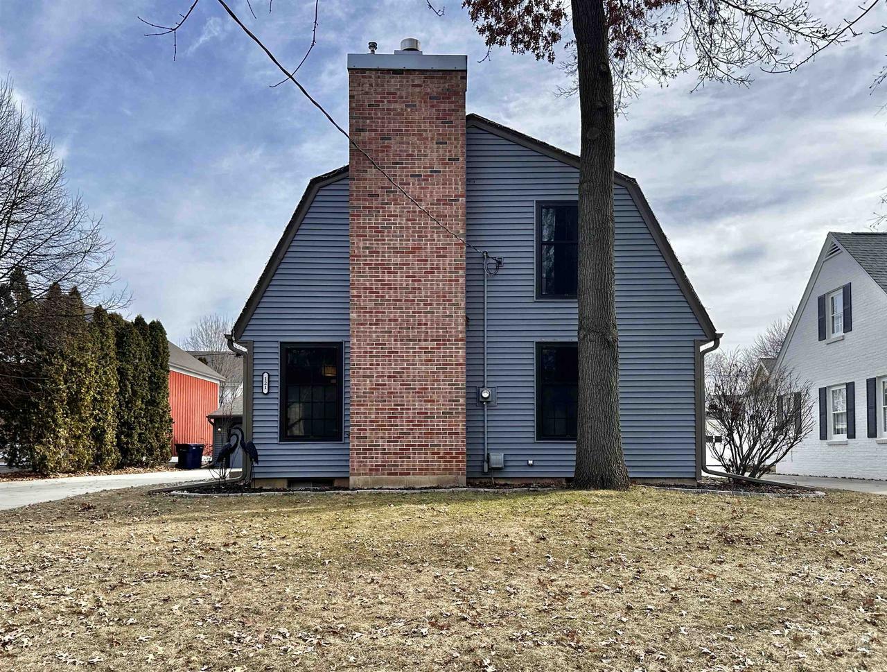 Property Photo:  121 South Garfield Avenue  WI 53545 