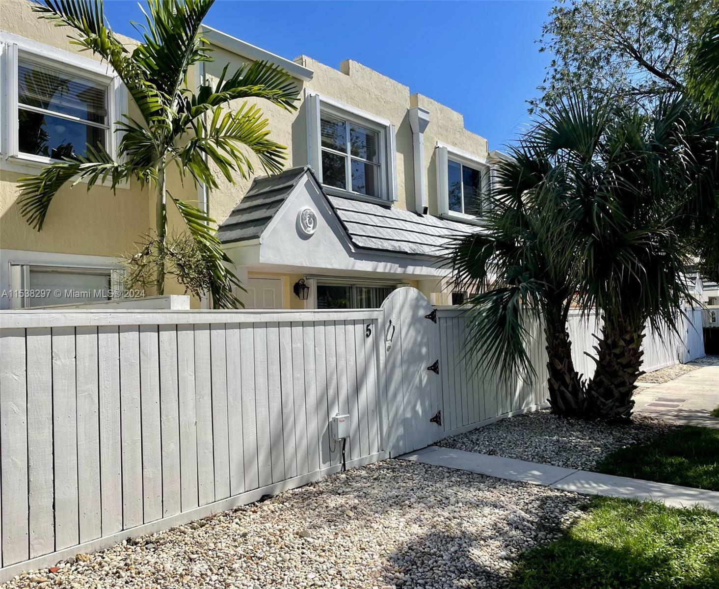 Property Photo: 4530 SW 68th Ct Cir 35-6 FL 33155
