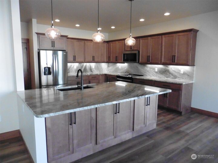 Property Photo: 2637 Patriot Way SE WA 98802