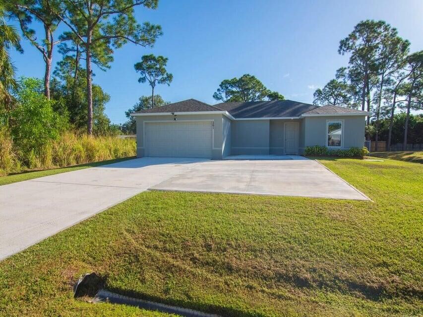 Property Photo:  361 NW Friar Street  FL 34983 