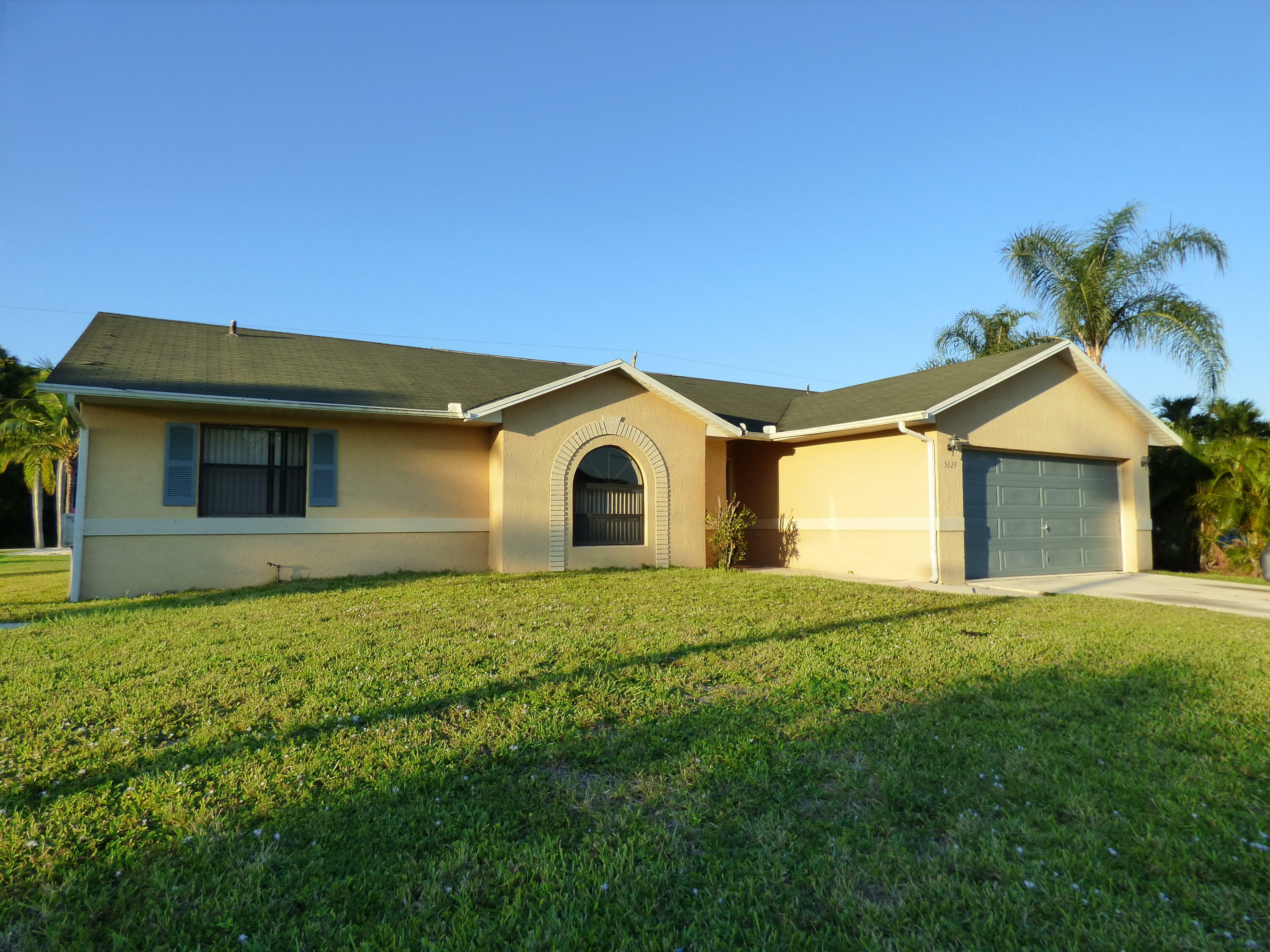 Property Photo:  5629 NW Commodore Terrace  FL 34983 