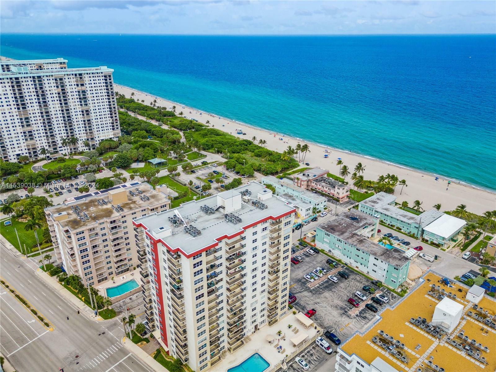 Property Photo:  1401 S Ocean Dr 504  FL 33019 