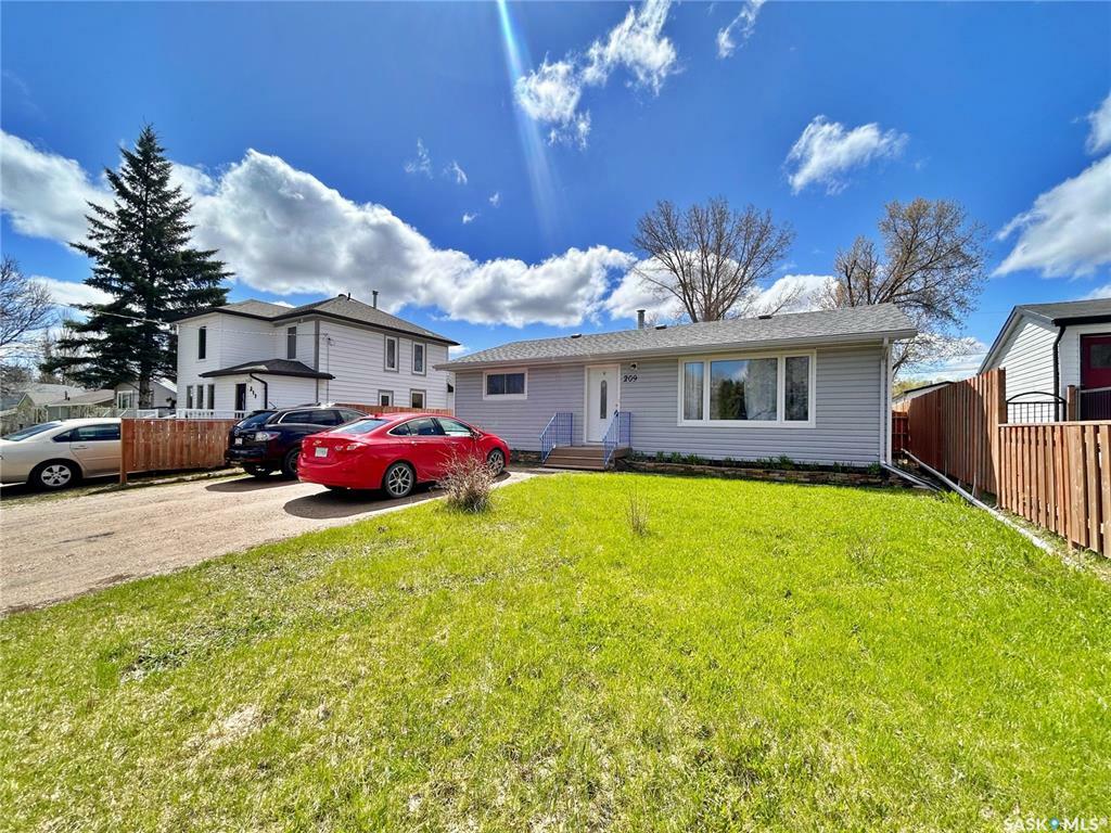 209 Henry Street  Moosomin SK S0G 3N0 photo