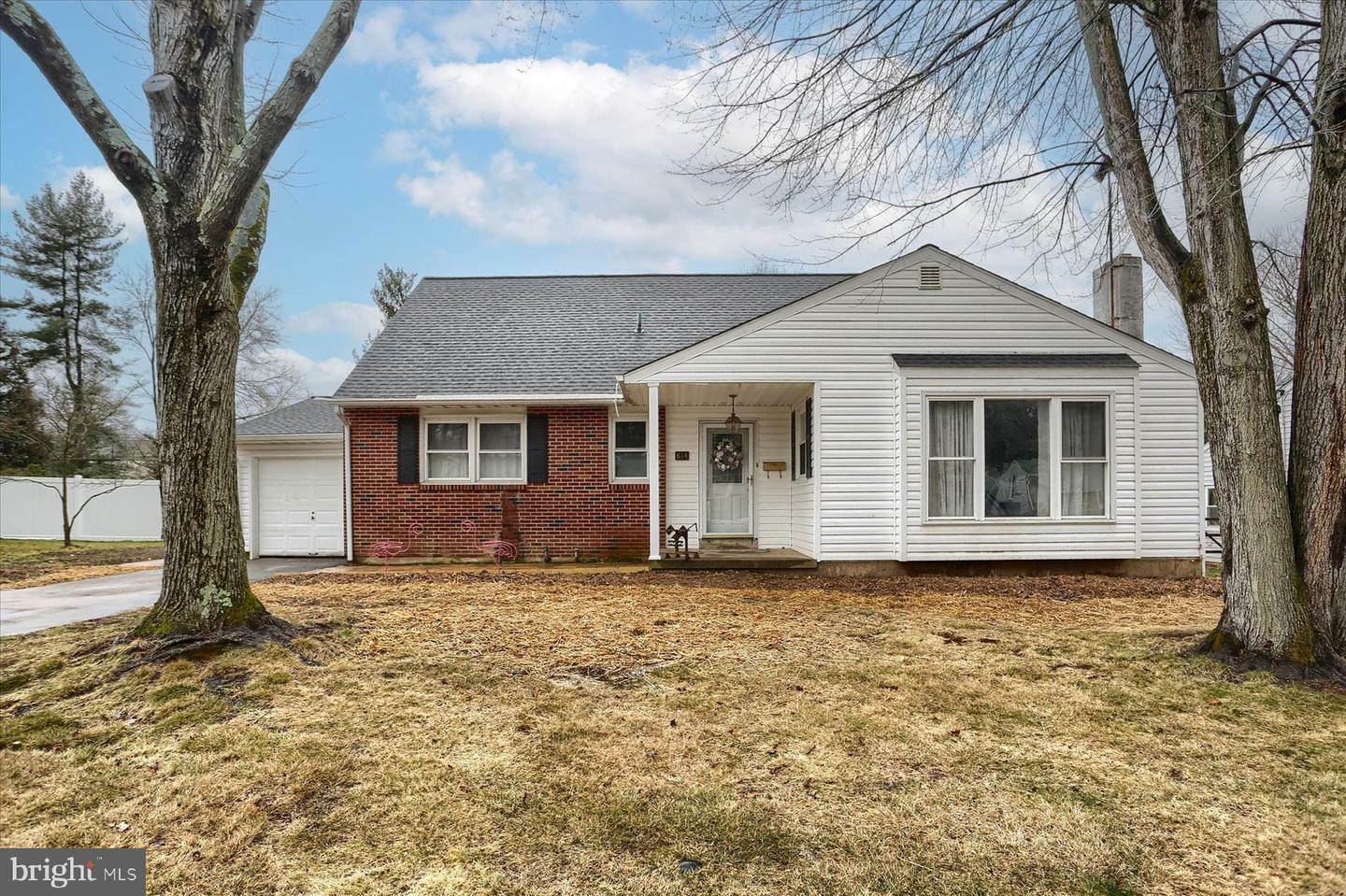 Property Photo: 814 Sycamore Drive PA 19446