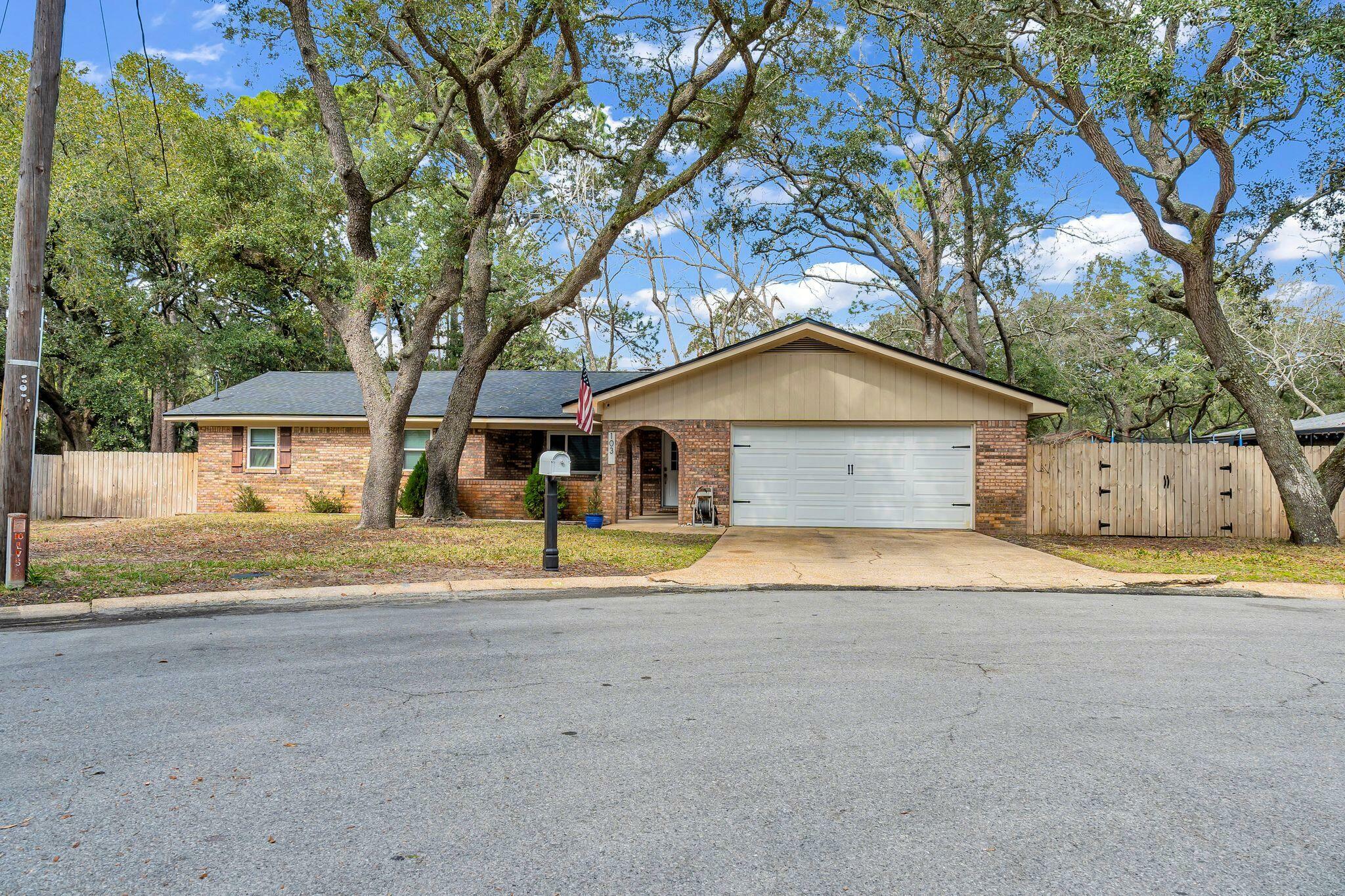 Property Photo:  103 Charlotte Court  FL 32547 